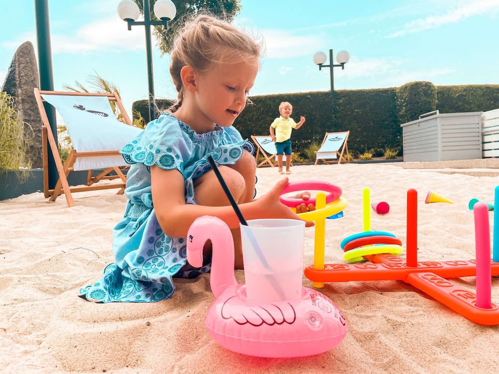 Children's play area - outdoor