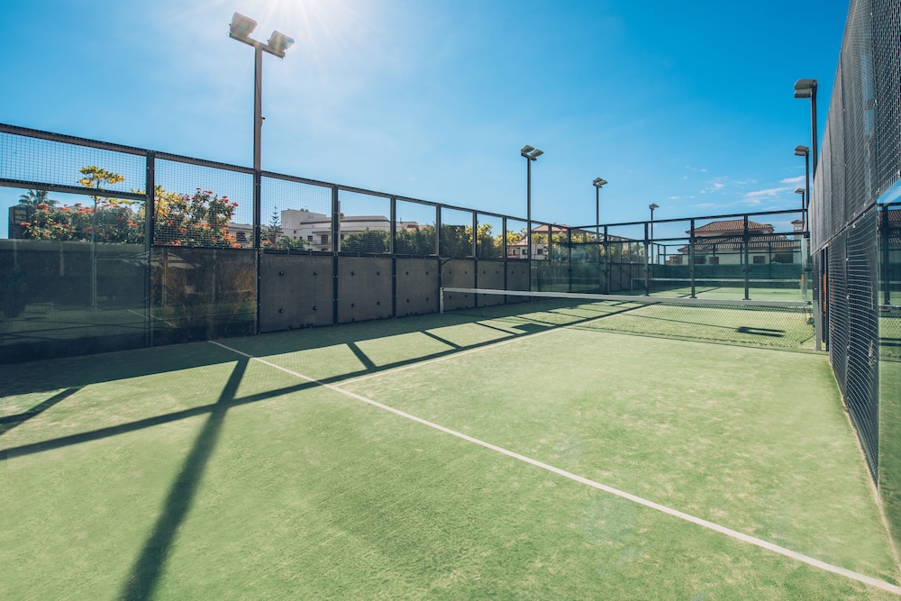 Tennis court