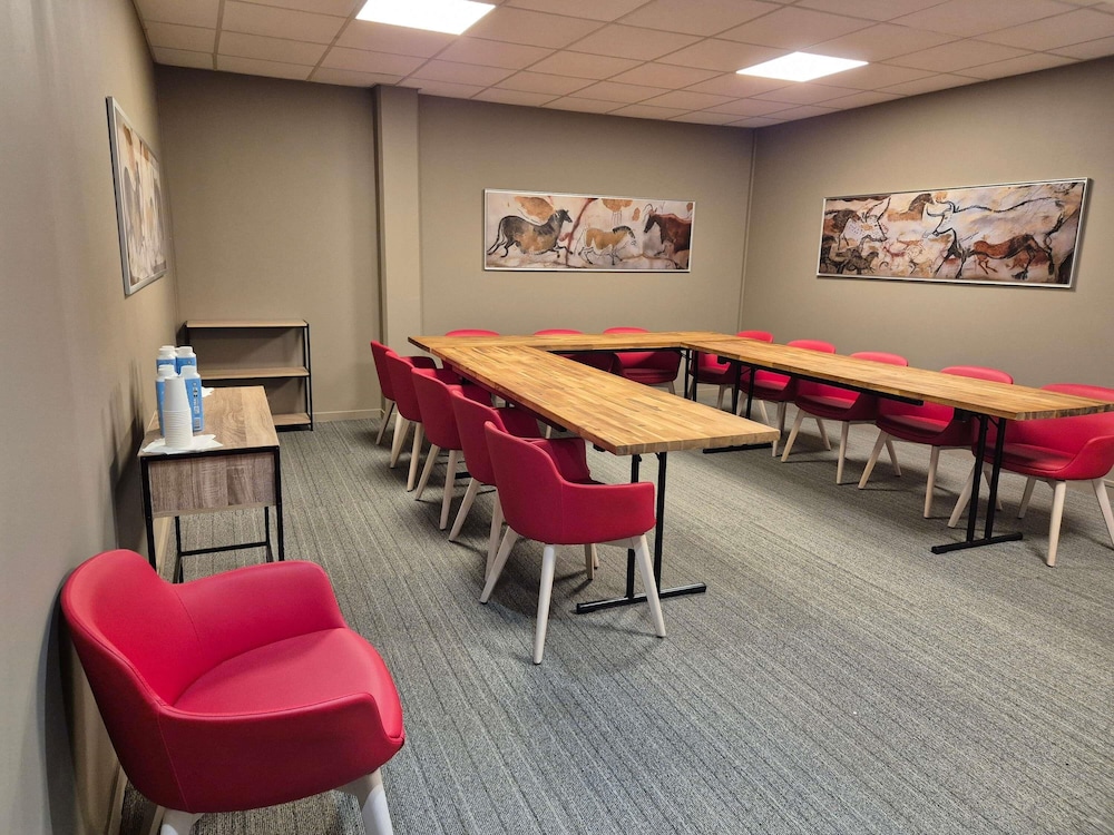 Meeting facility