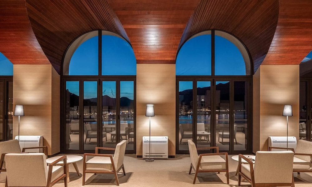 Bar (in der Unterkunft)