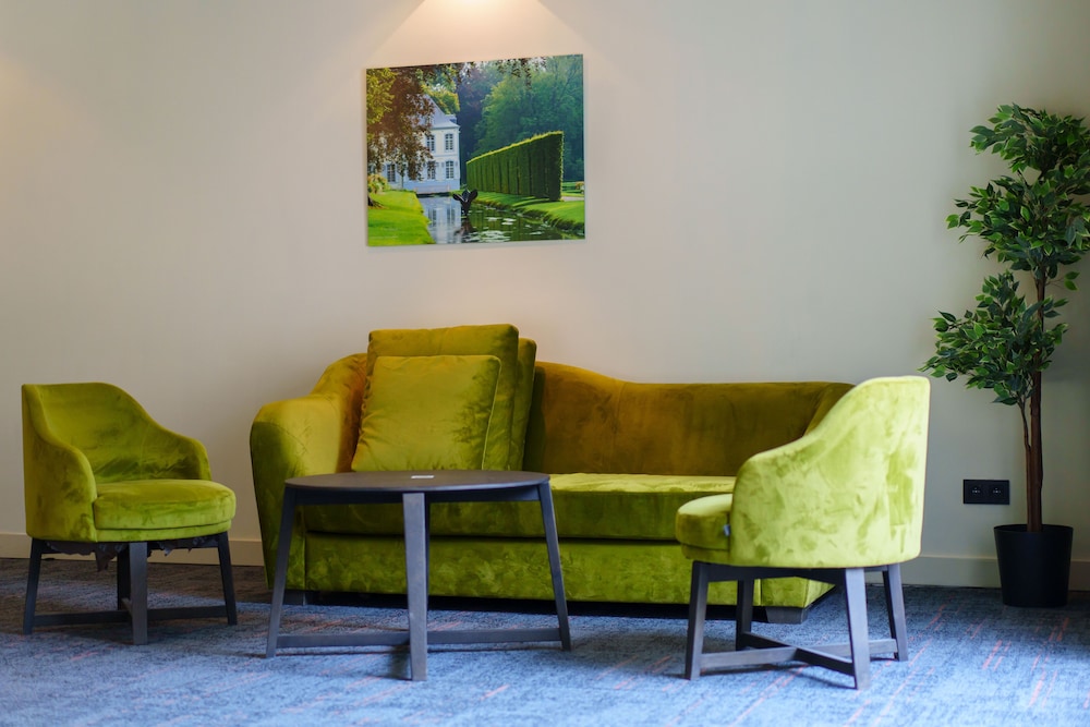 Coin salon dans le hall