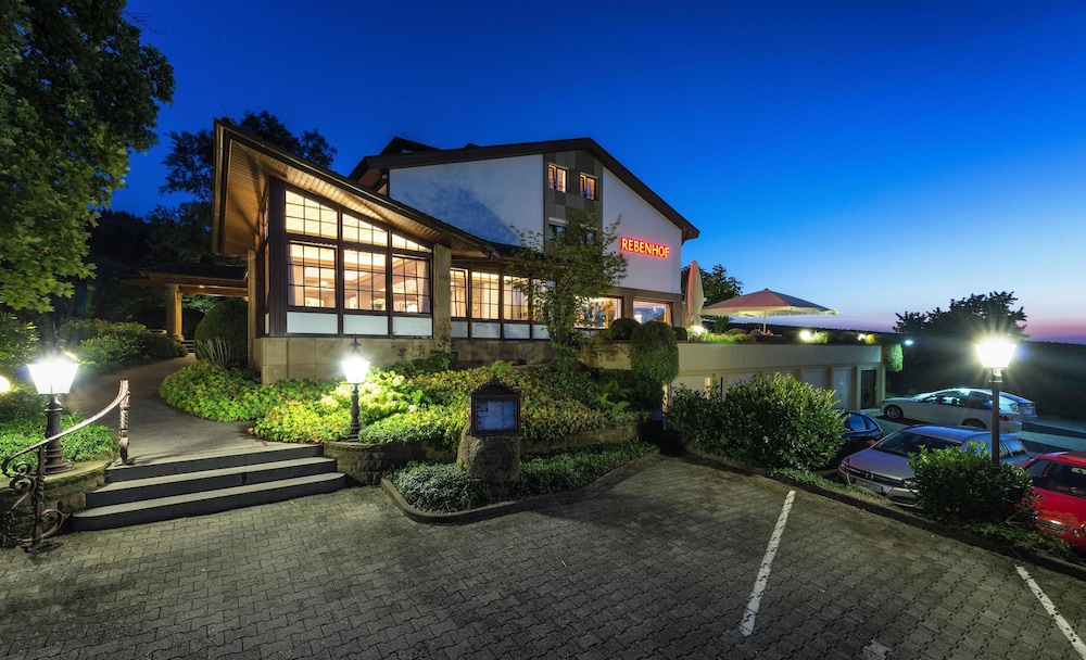 Fassade der Unterkunft – Abend/Nacht