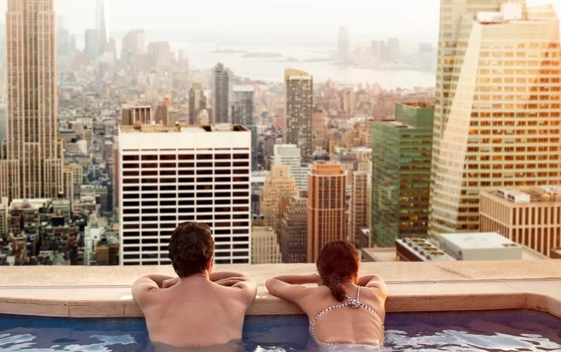 Rooftop pool Hotelgiftcard